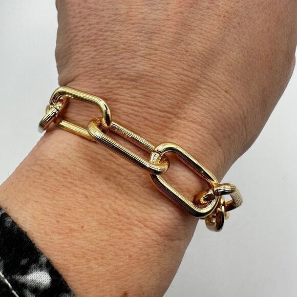 Like-New All Saints Gold tone textured chain link toggle bracelet! - Picture 3 of 5